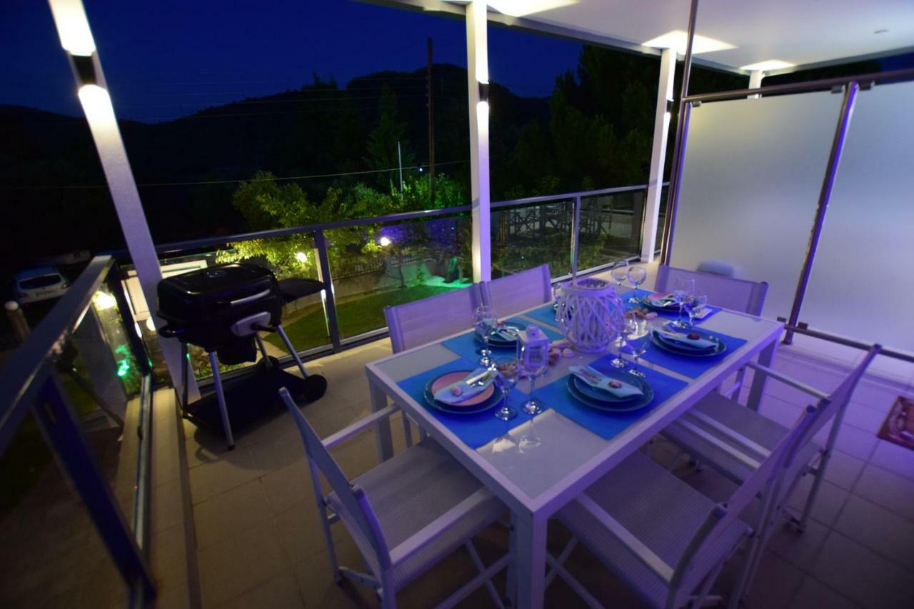 V Luxury Suites Toroni 3 Экстерьер фото