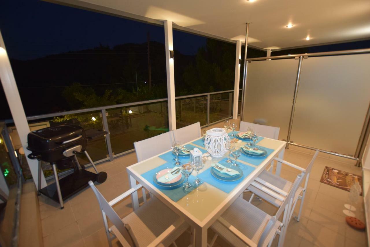 V Luxury Suites Toroni 3 Экстерьер фото